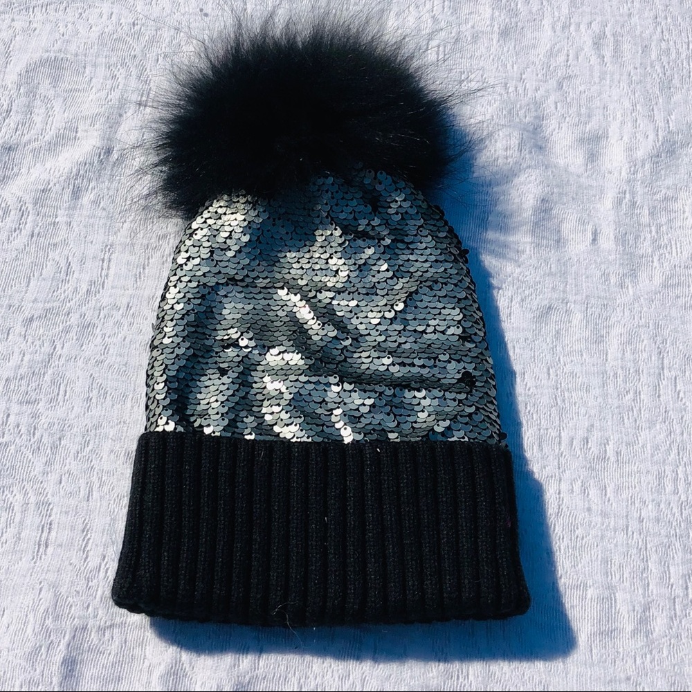 BARI LYNN**Gorgeous Sequins Hat w/ Fur Pom Pom - Picture 1 of 3